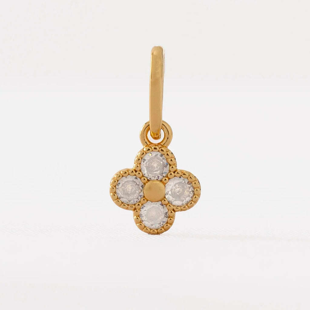 Dije Clover Motif