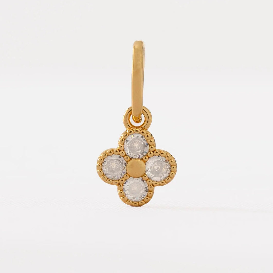 Dije Clover Motif