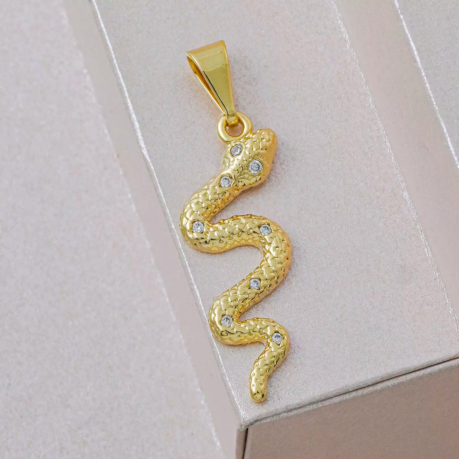 Dije Serpiente Cristal