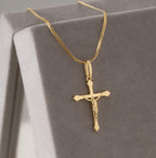 Cadena Serpiente 65cm + Dije Cruz Cristo